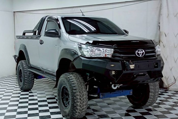 REVO 4WD 2020 2.8J MT STANDARD SILVER  7123 full