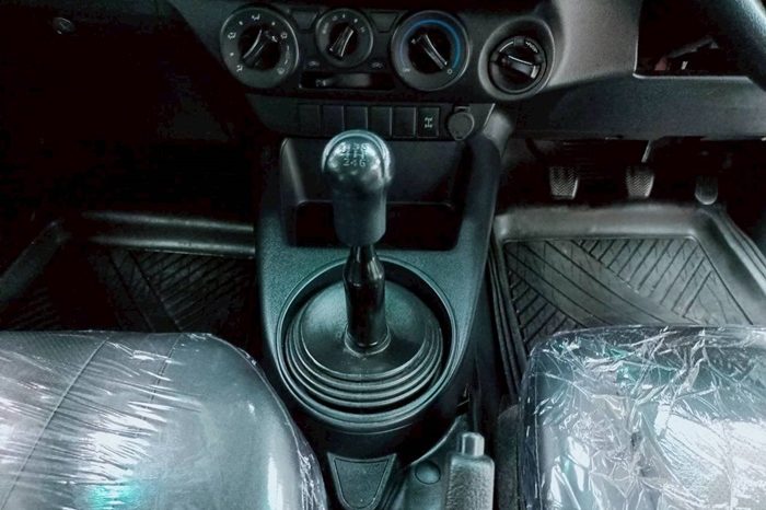 REVO 4WD 2020 2.8J MT STANDARD SILVER  7123 full