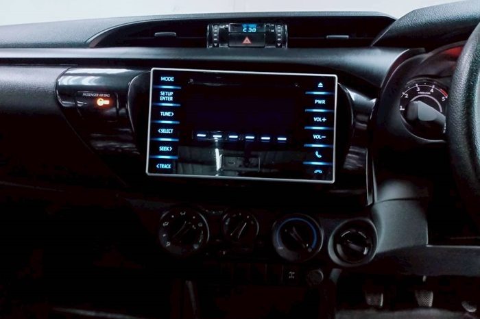 REVO 4WD 2020 2.8J MT STANDARD SILVER  7123 full