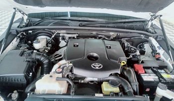 REVO PRE 2019 2.4E AT DOUBLE CAB WHITE  8701 full