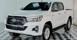 REVO PRE 2019 2.4E AT DOUBLE CAB WHITE  8701