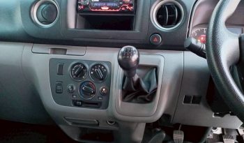 NISSAN 2020 2WD 2.5 MT COMMUTER SILVER  8823 full