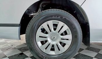 NISSAN 2020 2WD 2.5 MT COMMUTER SILVER  8823 full