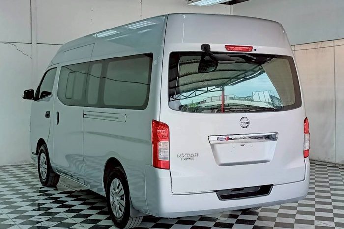 NISSAN 2020 2WD 2.5 MT COMMUTER SILVER  8823 full