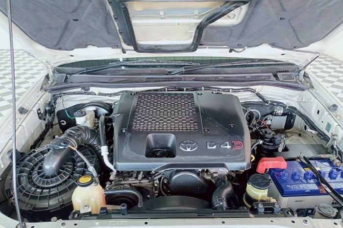 VIGO 4WD 2012 2.5E MT DOUBLE CAB SILVER  887 full