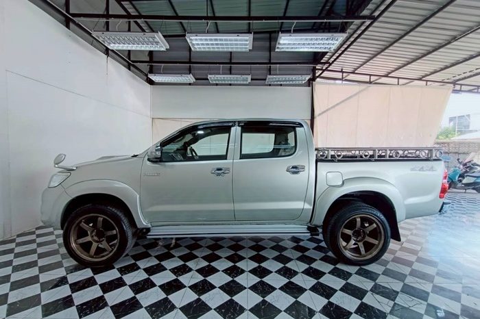 VIGO 4WD 2012 2.5E MT DOUBLE CAB SILVER  887 full