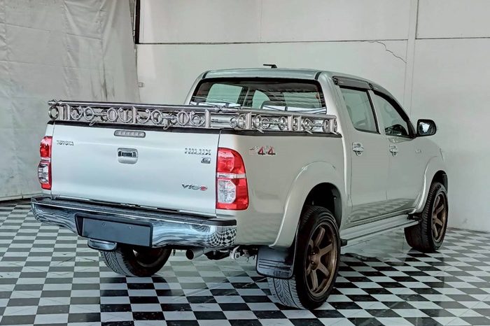 VIGO 4WD 2012 2.5E MT DOUBLE CAB SILVER  887 full