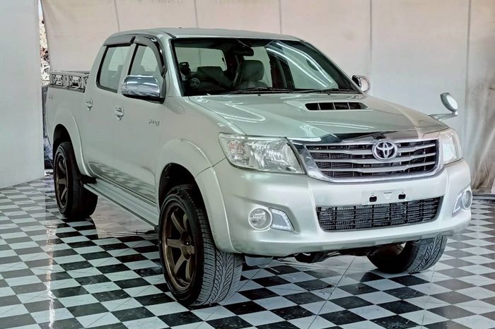VIGO 4WD 2012 2.5E MT DOUBLE CAB SILVER  887 full