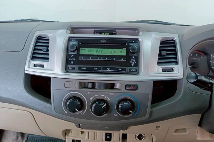 VIGO 4WD 2012 2.5E MT DOUBLE CAB SILVER  887 full