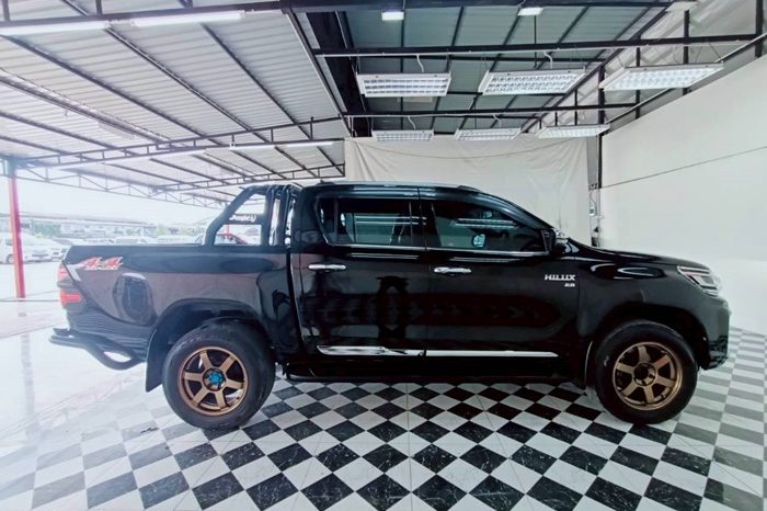 REVO 4WD 2020 2.8G AT DOUBLE CAB BLACK  8985 full