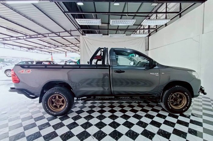 REVO 4WD 2019 2.8J MT STANDARD DARK GREY  9139 full