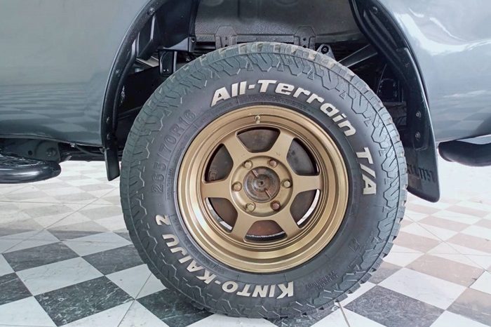 REVO 4WD 2019 2.8J MT STANDARD DARK GREY  9139 full