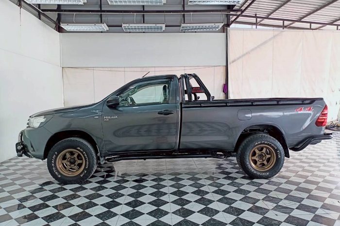 REVO 4WD 2019 2.8J MT STANDARD DARK GREY  9139 full