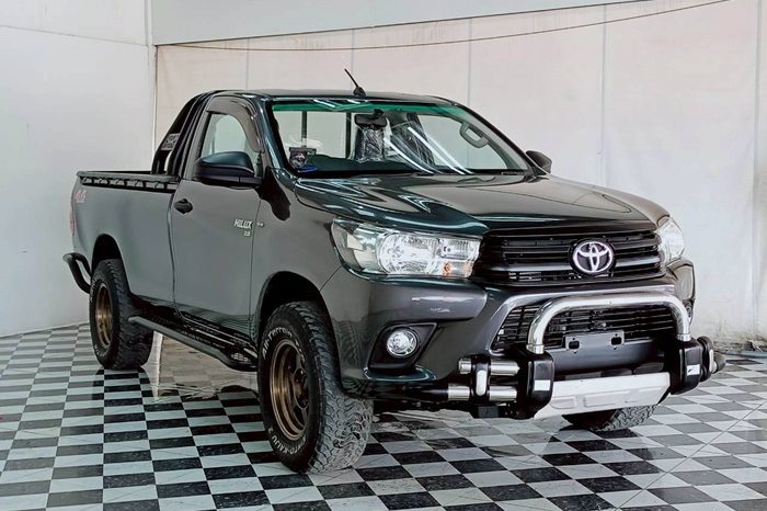 REVO 4WD 2019 2.8J MT STANDARD DARK GREY  9139 full