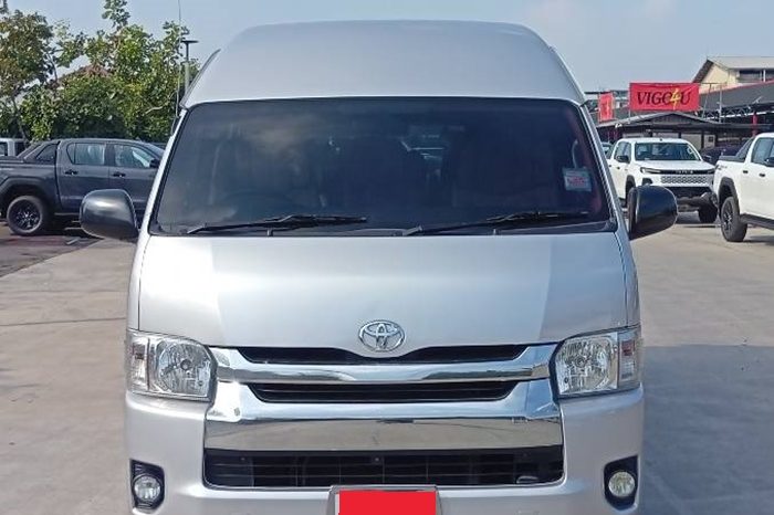TOYOTA 2WD 2019 3.0 MT COMMUTER SILVER  9014 full