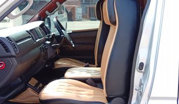 TOYOTA 2WD 2019 3.0 MT COMMUTER SILVER  9014 full