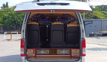 TOYOTA 2WD 2019 3.0 MT COMMUTER SILVER  9014 full