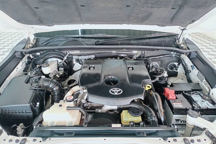 ROCCO 4WD 2019 2.8G AT DOUBLE CAB WHITE  7164 full