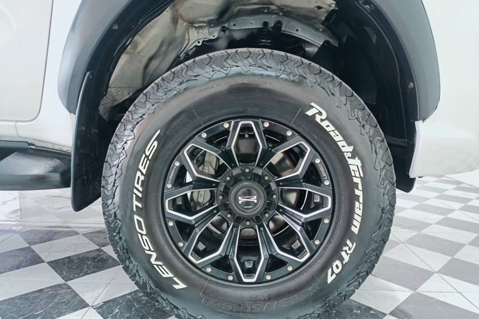 ROCCO 4WD 2019 2.8G AT DOUBLE CAB WHITE  7164 full