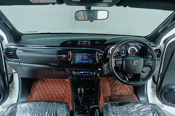 ROCCO 4WD 2019 2.8G AT DOUBLE CAB WHITE  7164 full