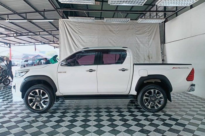 REVO PRE 2019 2.4E AT DOUBLE CAB WHITE  1455 full