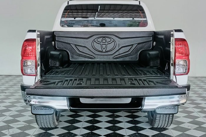 REVO PRE 2019 2.4E AT DOUBLE CAB WHITE  1455 full