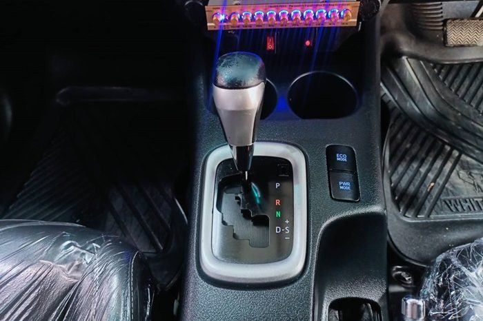 REVO PRE 2019 2.4E AT DOUBLE CAB WHITE  1455 full