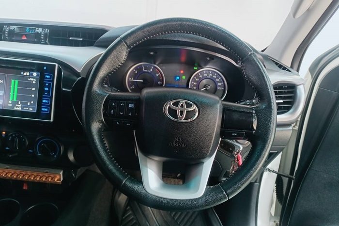 REVO PRE 2019 2.4E AT DOUBLE CAB WHITE  1455 full