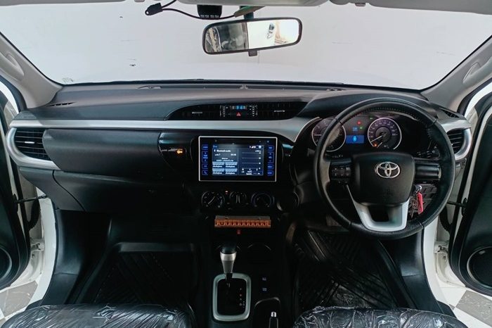 REVO PRE 2019 2.4E AT DOUBLE CAB WHITE  1455 full