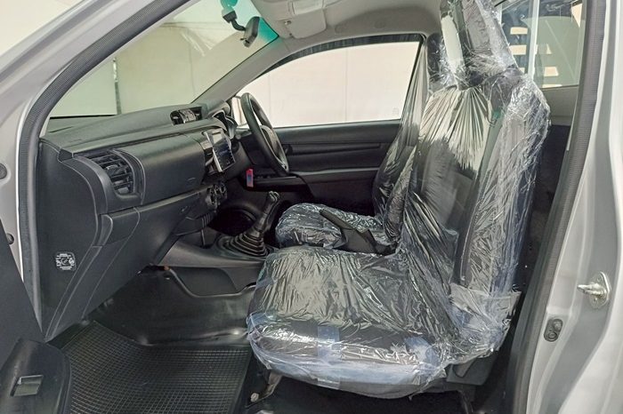 REVO 2WD 2019 2.4J MT STANDARD SILVER  1359 full