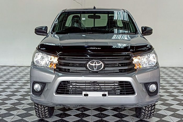 REVO 2WD 2019 2.4J MT STANDARD SILVER  1359 full