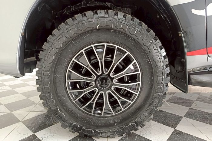 REVO 2WD 2019 2.4J MT STANDARD SILVER  1359 full