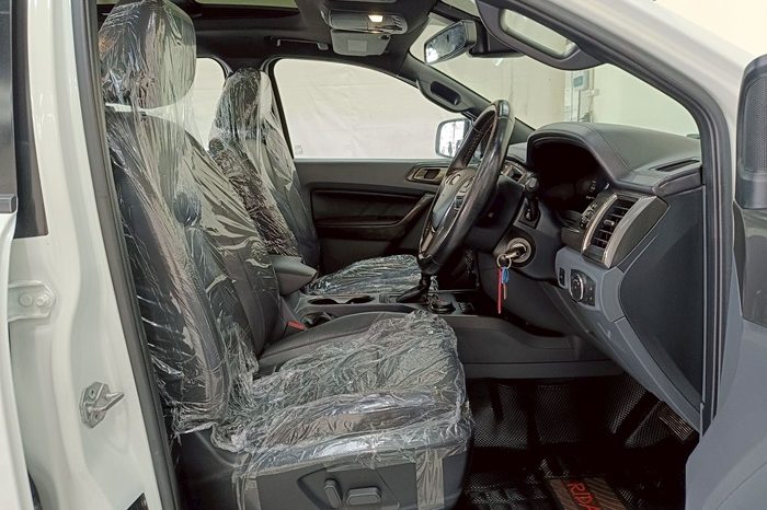 FORD 4WD 2019 3.2 AT EVEREST WHITE  2982 full