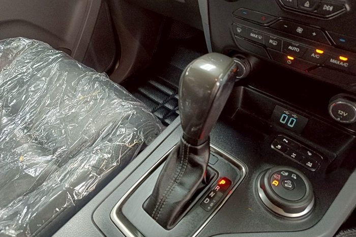 FORD 4WD 2019 3.2 AT EVEREST WHITE  2982 full