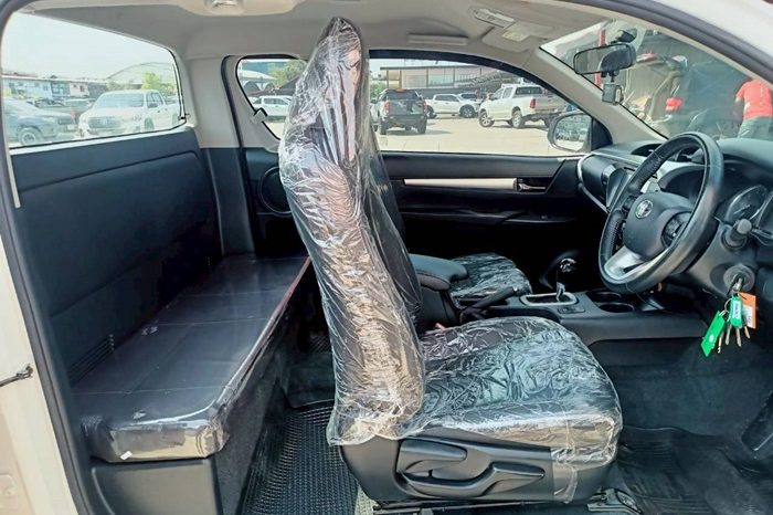 REVO 2WD 2020 2.4MID AT SMART CAB WHITE  3174 full