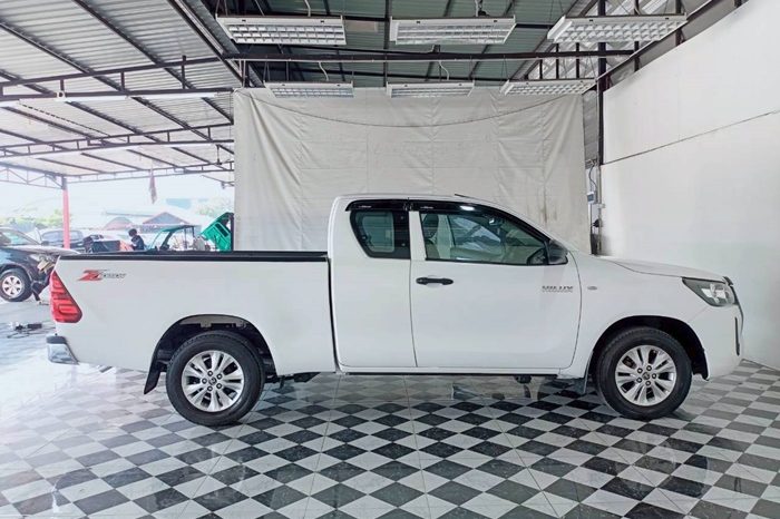 REVO 2WD 2020 2.4MID AT SMART CAB WHITE  3174 full