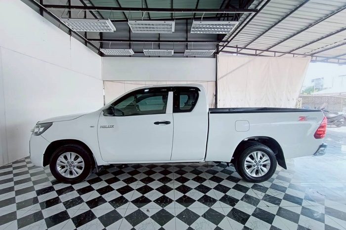 REVO 2WD 2020 2.4MID AT SMART CAB WHITE  3174 full
