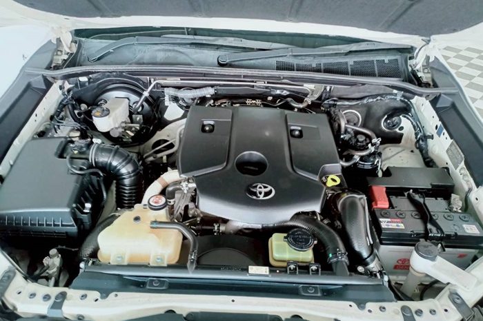 REVO 2WD 2020 2.4MID AT SMART CAB WHITE  3174 full