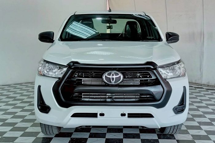 REVO 2WD 2020 2.4MID AT SMART CAB WHITE  3174 full