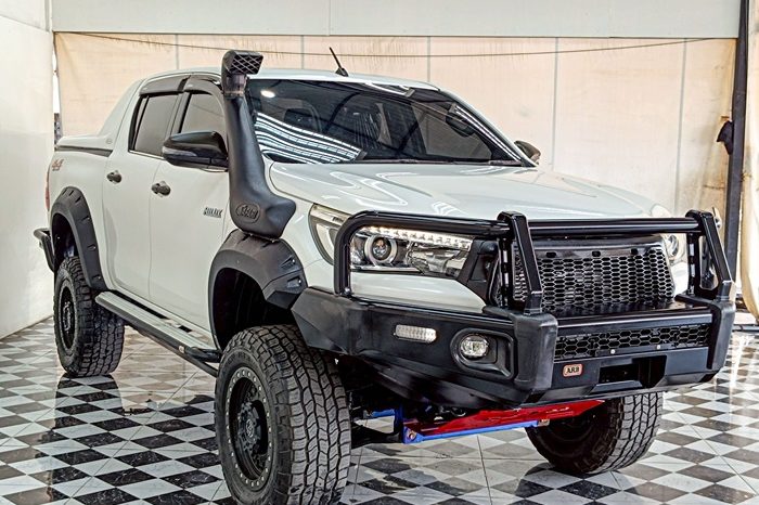 REVO 4WD 2019 2.8G AT DOUBLE CAB WHITE  3617 full
