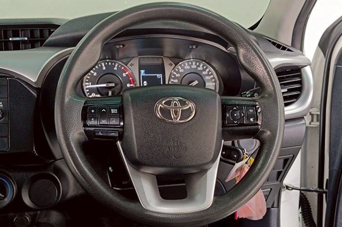 REVO PRE 2021 2.4 ENTRY AT DOUBLE CAB WHITE  4087 full