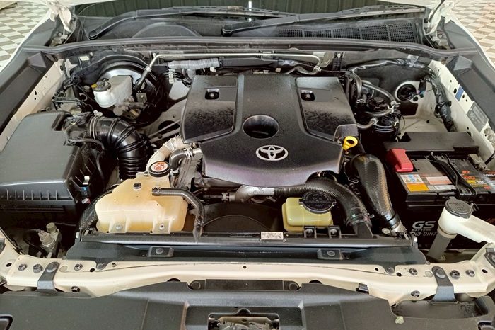 REVO PRE 2021 2.4 ENTRY AT DOUBLE CAB WHITE  4087 full