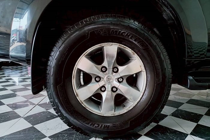 TOYOTA 4WD 2006 2.7V AT FORTUNER BLACK  439 full