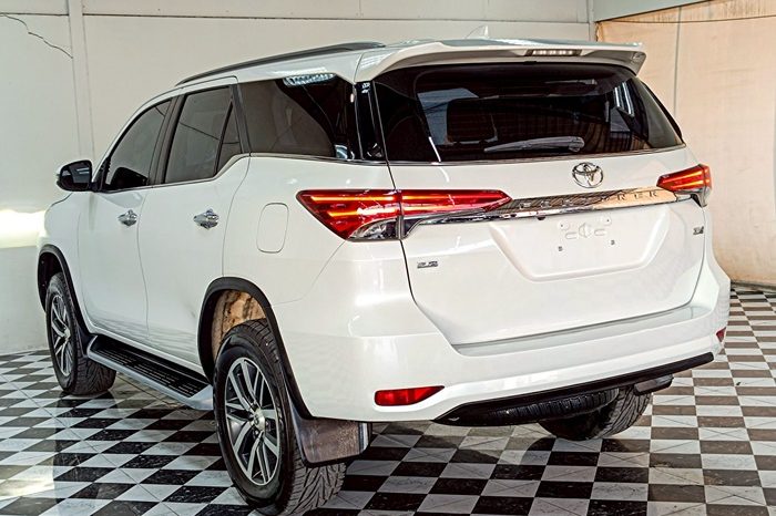 TOYOTA 4WD 2018 2.8V AT FORTUNER WHITE  5675 full