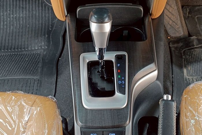 TOYOTA 4WD 2018 2.8V AT FORTUNER WHITE  5675 full