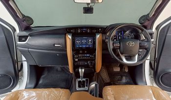TOYOTA 4WD 2018 2.8V AT FORTUNER WHITE  5675 full