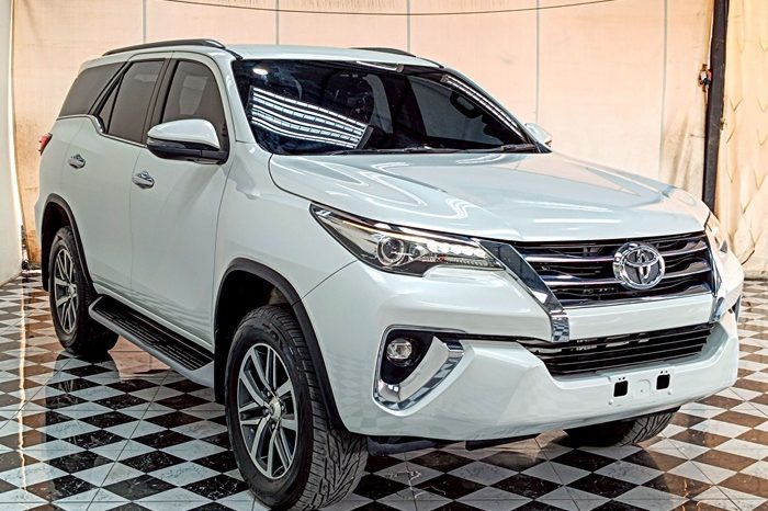 TOYOTA 4WD 2018 2.8V AT FORTUNER WHITE  5675 full