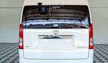 TOYOTA 2019 2WD 2.8 MT COMMUTER WHITE  5870 full