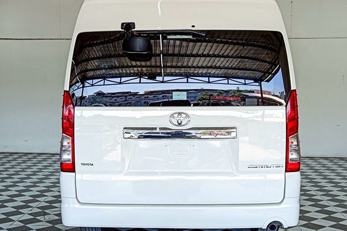 TOYOTA 2019 2WD 2.8 MT COMMUTER WHITE  5870 full