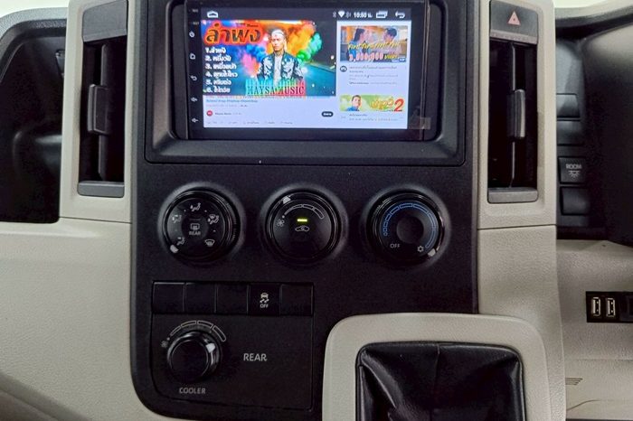 TOYOTA 2019 2WD 2.8 MT COMMUTER WHITE  5870 full